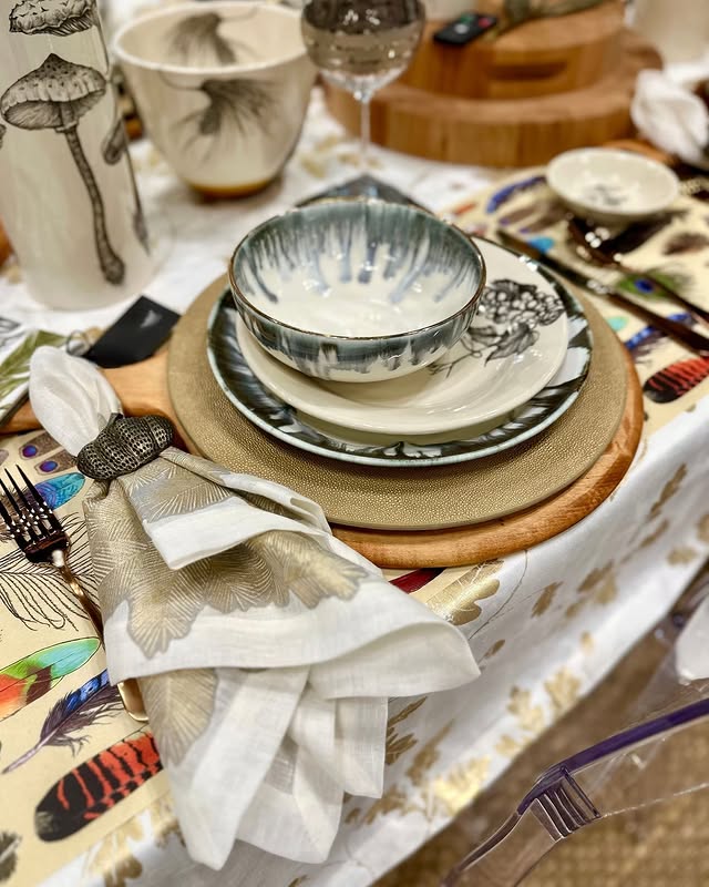 Spruce  Antique Gold 22x22