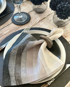 Tanner Placemats Black 15" Round