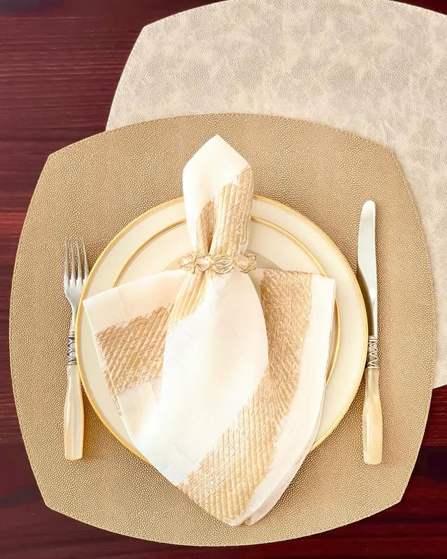 Napking Ring Crystal Bauble Gold 2"