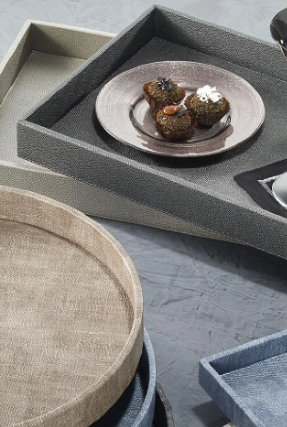 Skate  Pearl Rectangle Tray 18" X 13"