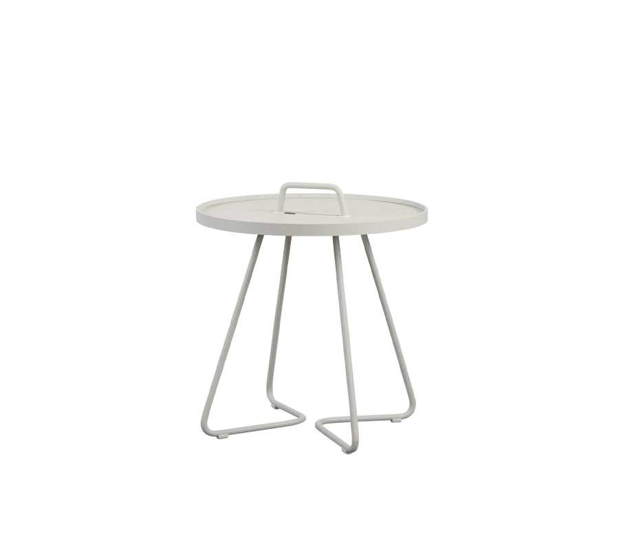Mesa Auxiliar On-the-Move Pequeña – Sand