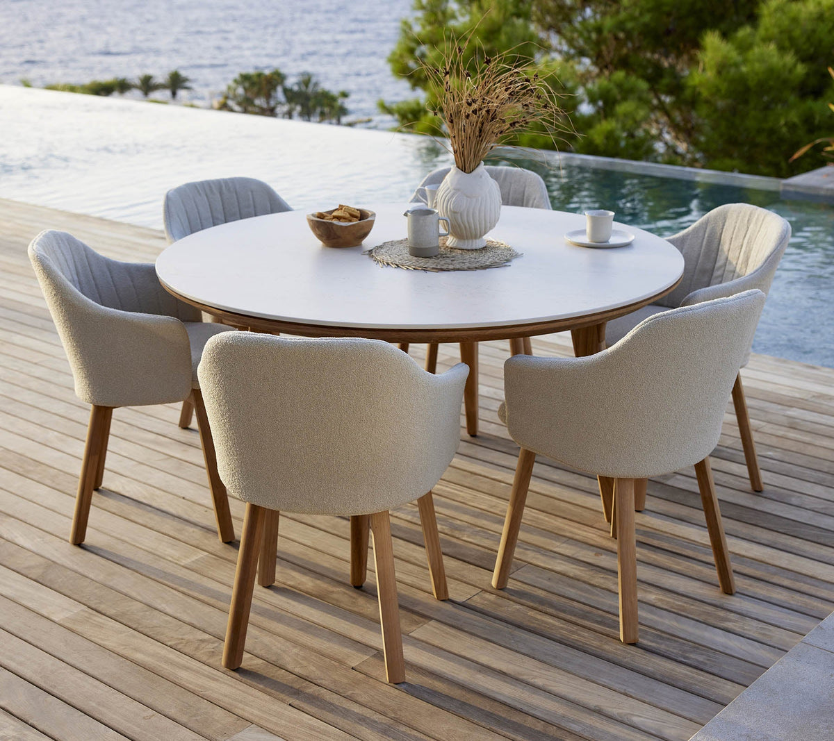 Mesa de Comedor Aspect 144 cm – Teca y Cerámica Multicolor