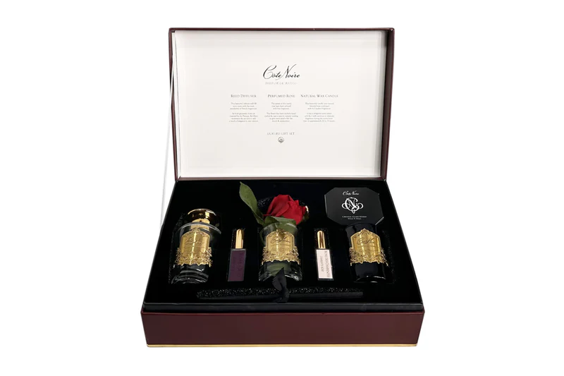 Gift Pack Rose Oud 2x5 ml Perfume Spray,75 gr Candle,90 ml Reed Diffuser.