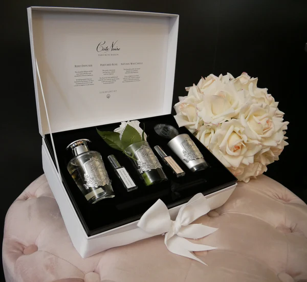 Gift Pack Cashmere Elegant 2x5 ml Perfume Spray,75 gr Candle,90 ml Reed Diffuser.