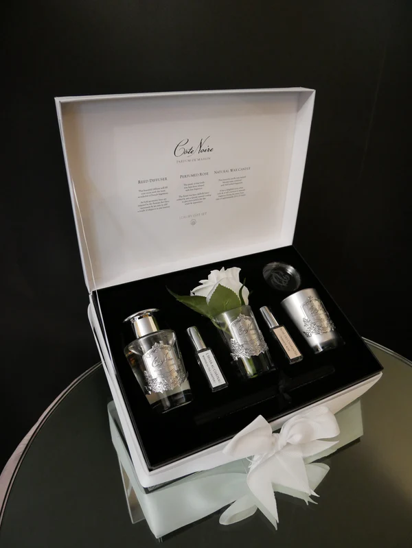 Gift Pack Cashmere Elegant 2x5 ml Perfume Spray,75 gr Candle,90 ml Reed Diffuser.