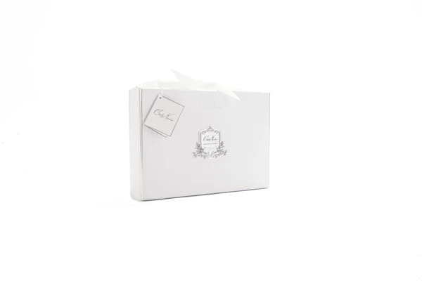 Gift Pack Cashmere Elegant 2x5 ml Perfume Spray,75 gr Candle,90 ml Reed Diffuser.