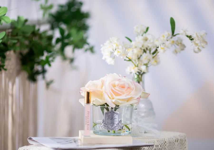 Five Rose Pink Blush - Clear Glass With Silver Rose Petal & Charente Rose. 2x5 ml
