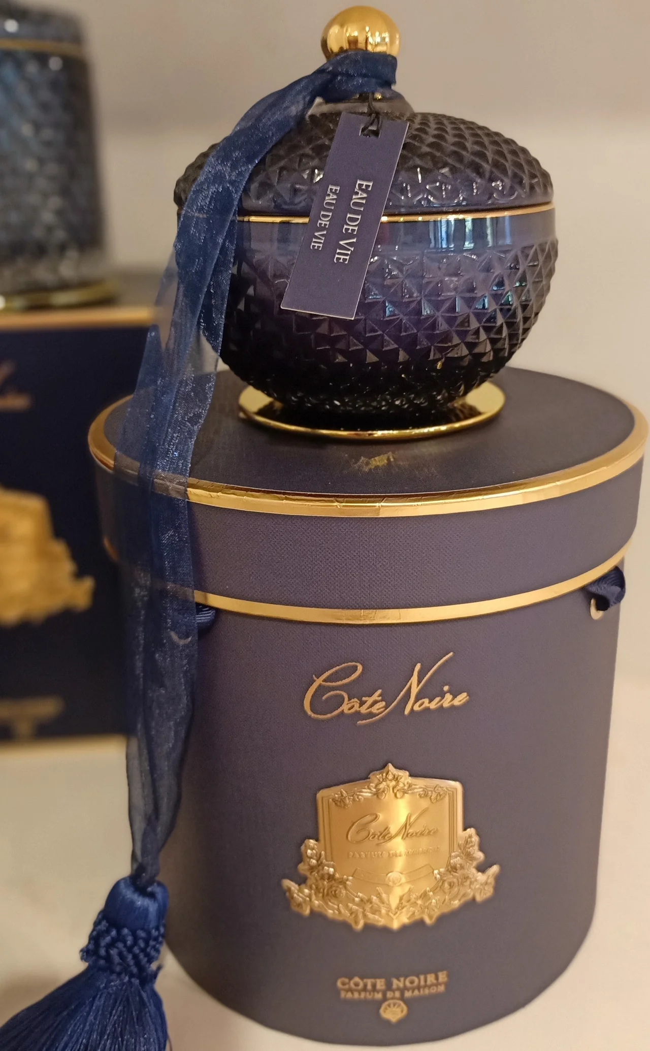 Round Art Deco Candle In Navy  Eau De Vie 300gr