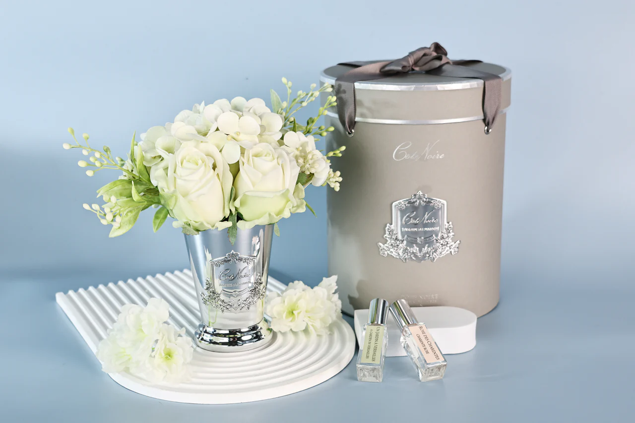 Summer Posy - White Charente Rose & Garden In Versailles 2x15 Ml