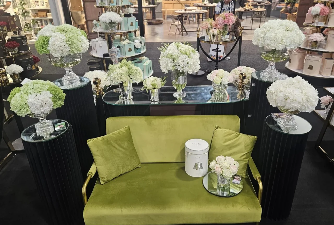 Grand Summer Posy - White