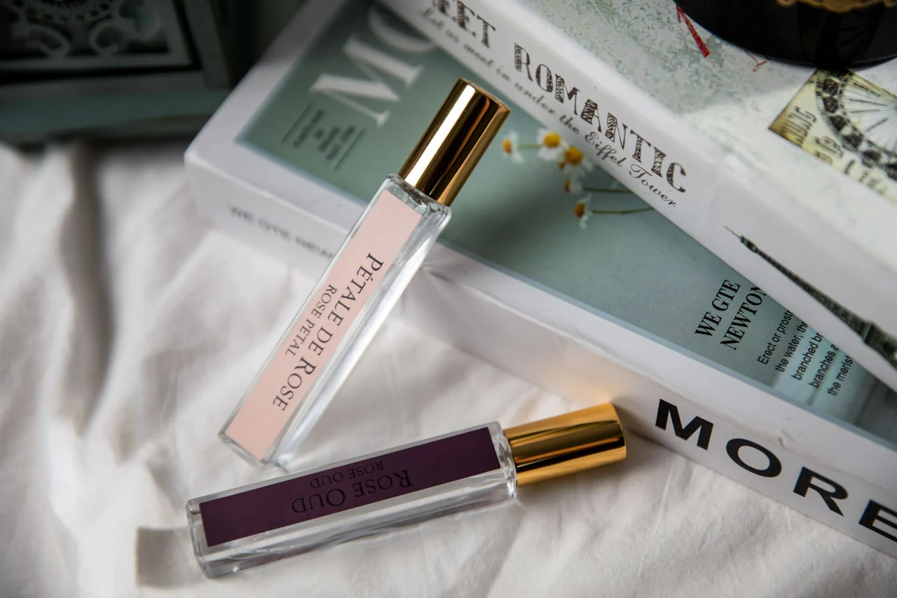 Grand Bouquet - White Clear & Silver Rose Petal & Rose Oud 2x10 Ml