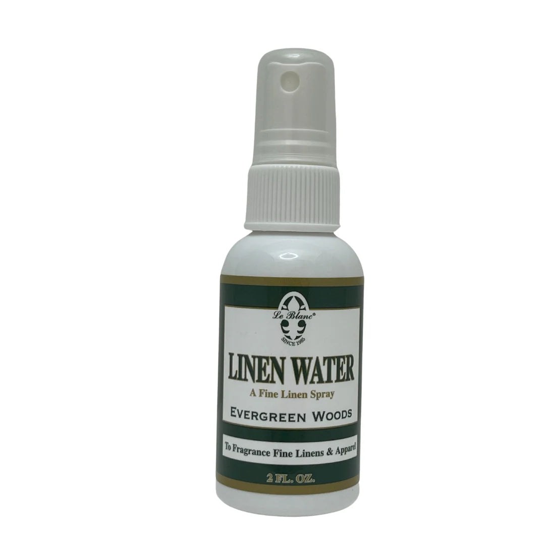 Agua de lino en spray LE BLANC – Evergreen Woods, 2 oz