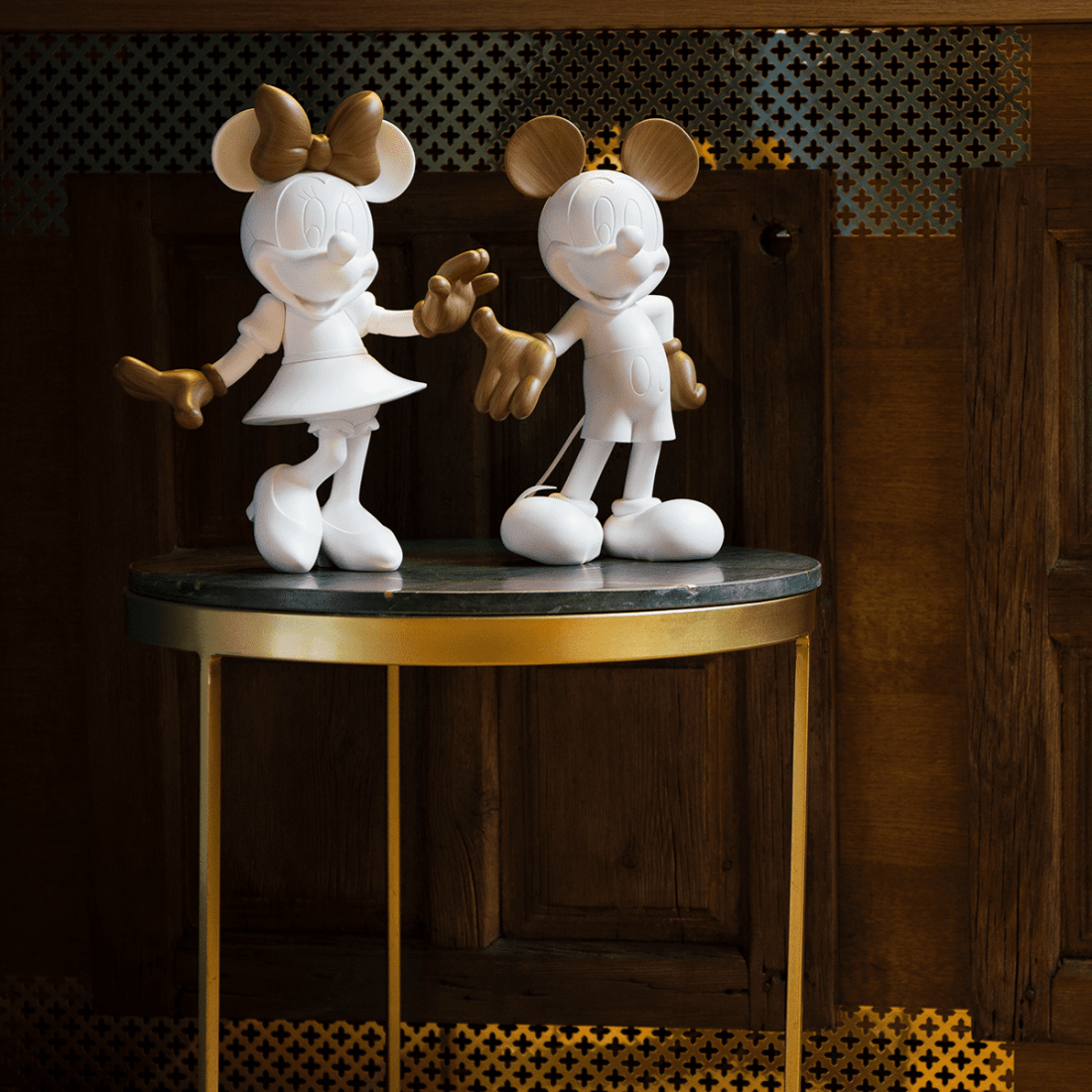 White Mickey Welcome Wood Small - 30 Cm