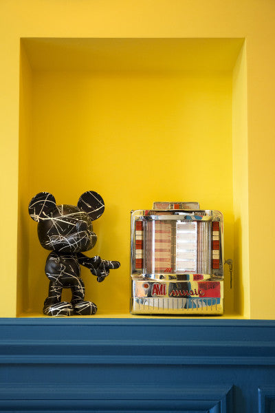 Black With White Lines Mickey Graff 43 Cm