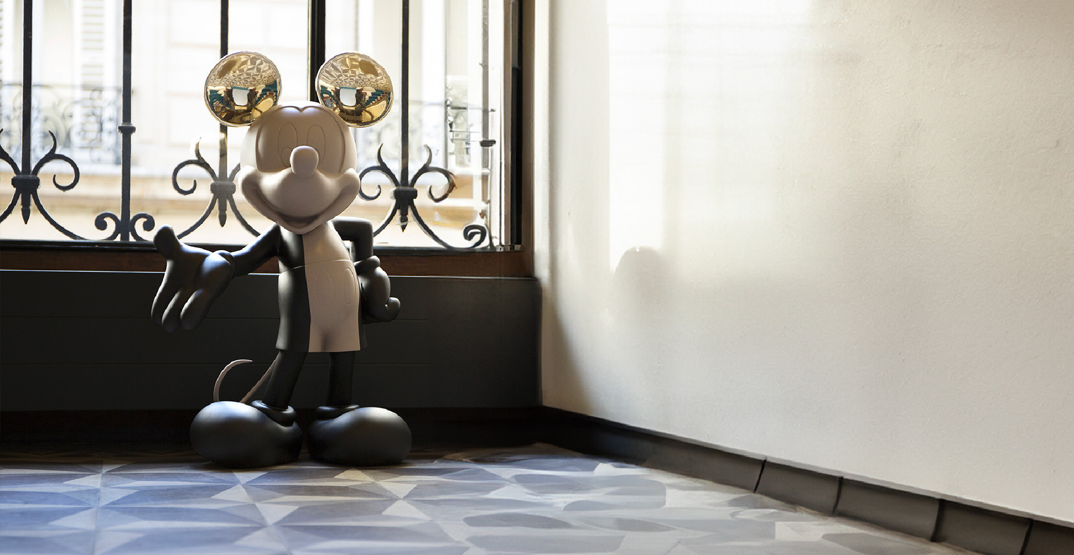 Black Taupe & Gold Mickey By Kelly 60 Cm - Medium
