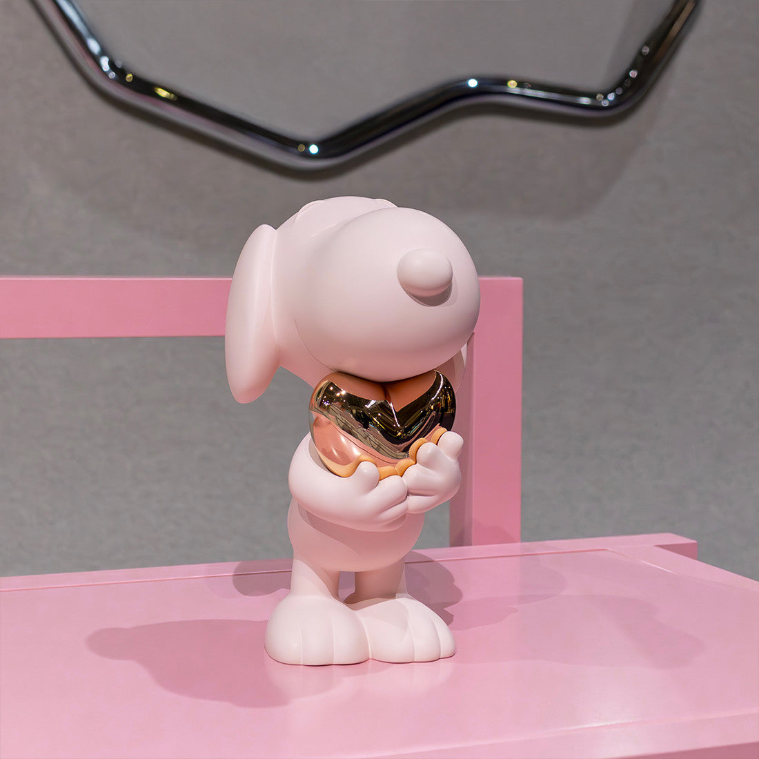 Chromed Pink And Rose Gold Snoopy Heart  Small - 27 Cm