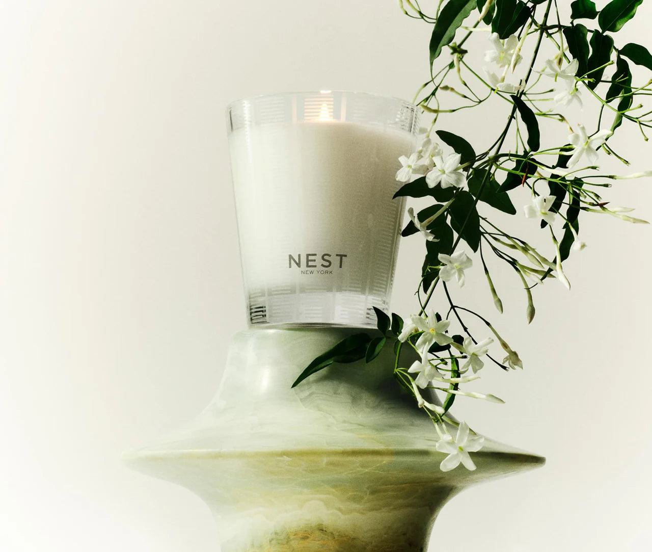 Indian Jazmin Classic Candle 230 G