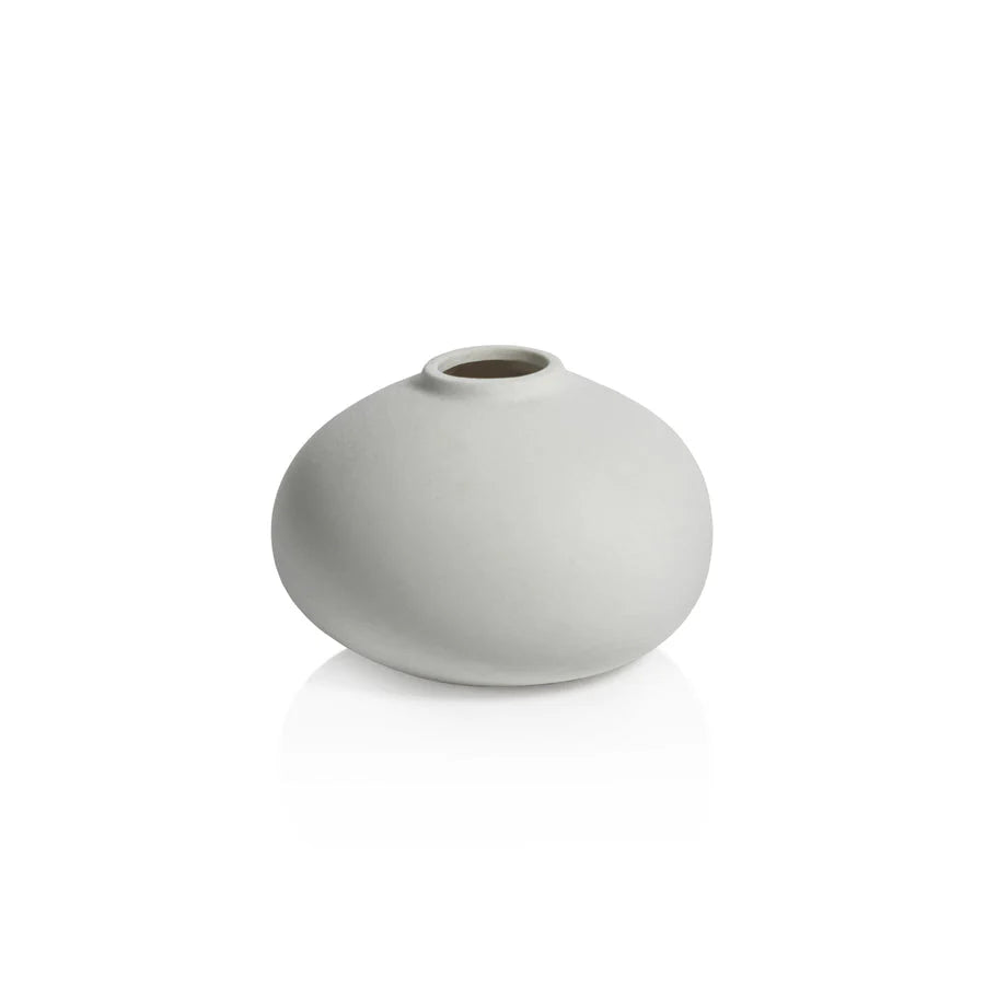 Tresco Clay Bud Vases Matt White 3 In x 2.75 In x 3.5 In